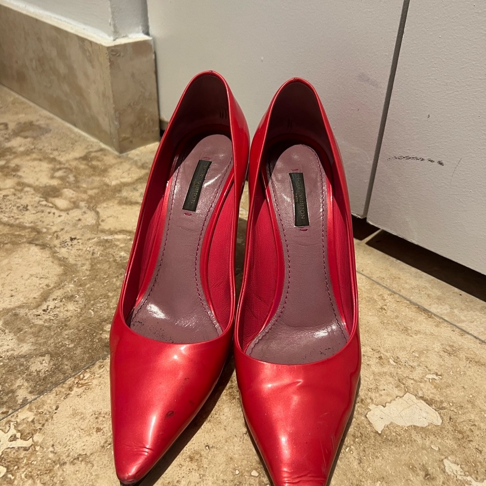 Louis Vuitton Hot Pink Patent Pumps